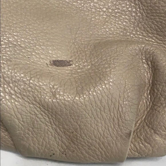 Marc Jacobs leather purse with adjustable strap. - Picture 7 of 9